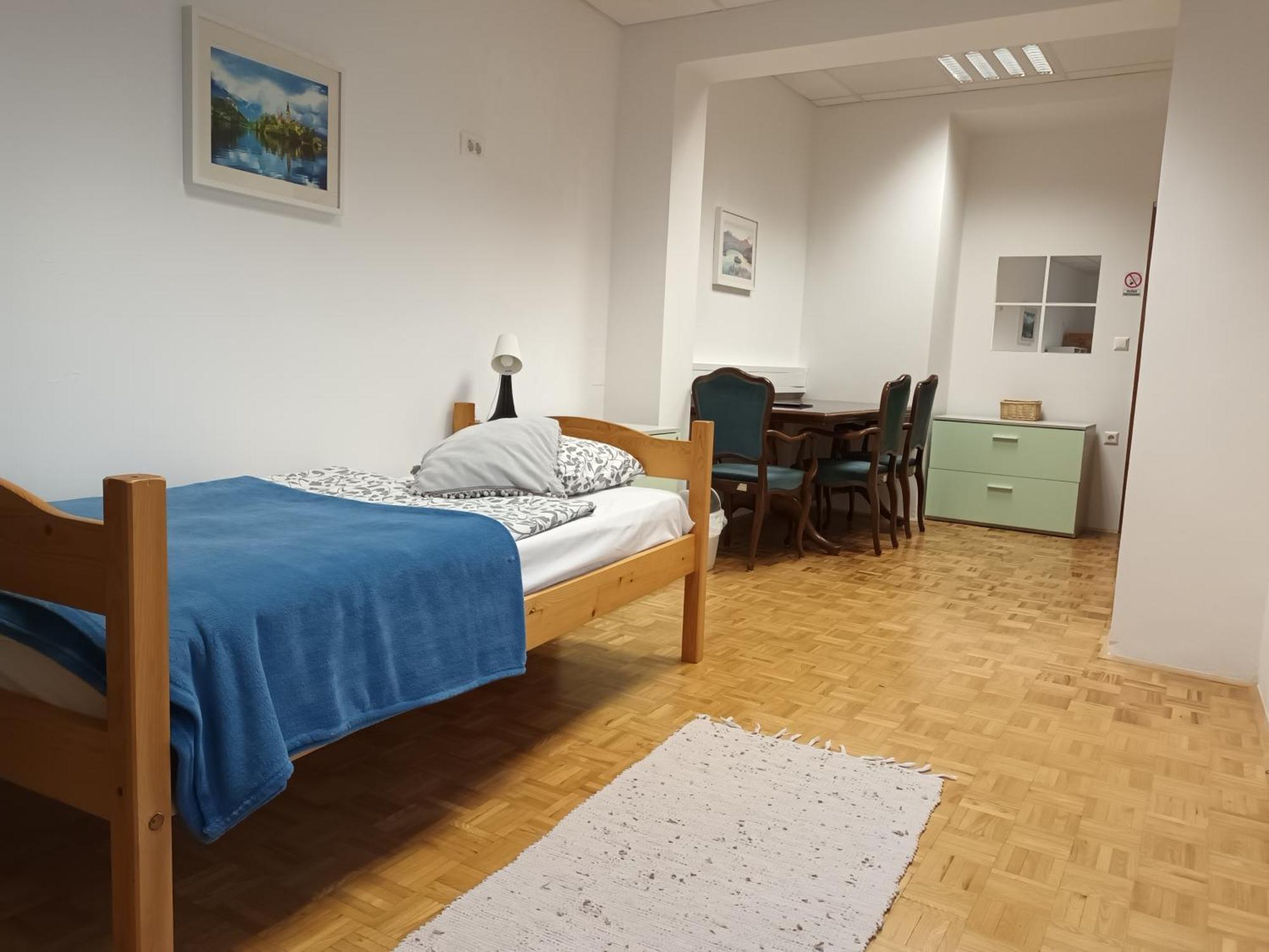 Viksi Hostel Ljubljana Bilik gambar